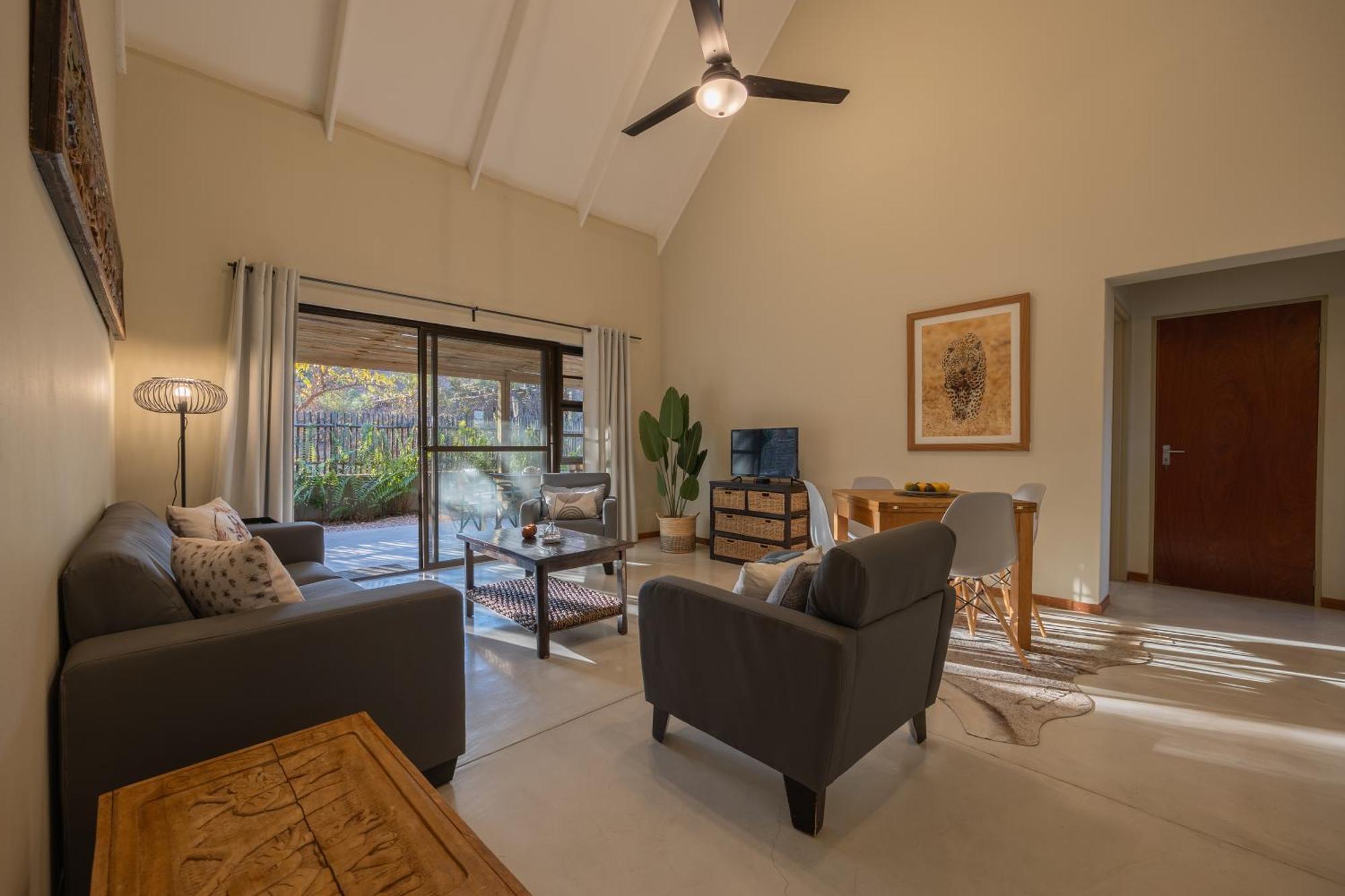 Lodge 54 Hoedspruit Bagian luar foto